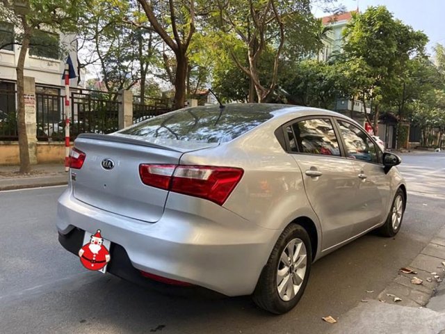 Cần bán Kia Rio sản xuất năm 2015, màu bạc, xe nhập chính chủ, 335 triệu0