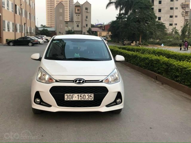 Cần bán lại xe Hyundai Grand i10 đời 2018, màu trắng số tự động, giá 378tr0