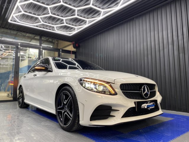 Cần bán gấp Mercedes C300 AMG 2019 siêu lướt