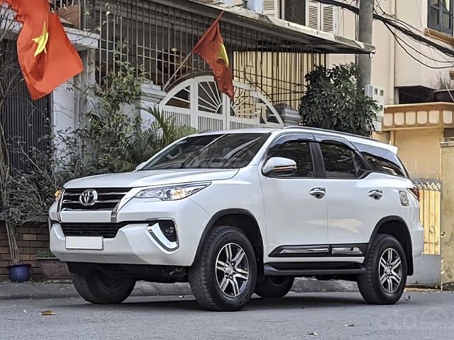 Cần bán xe Toyota Fortuner năm 2019, màu trắng0