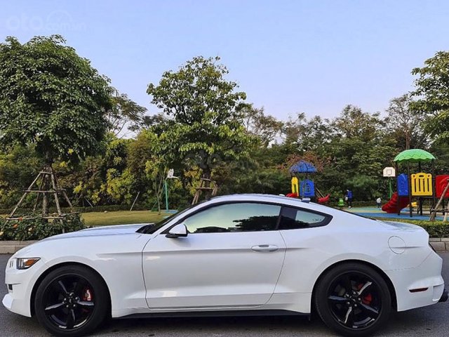 Bán Ford Mustang 2.3 Ecoboost 2014, màu trắng, xe nhập 0