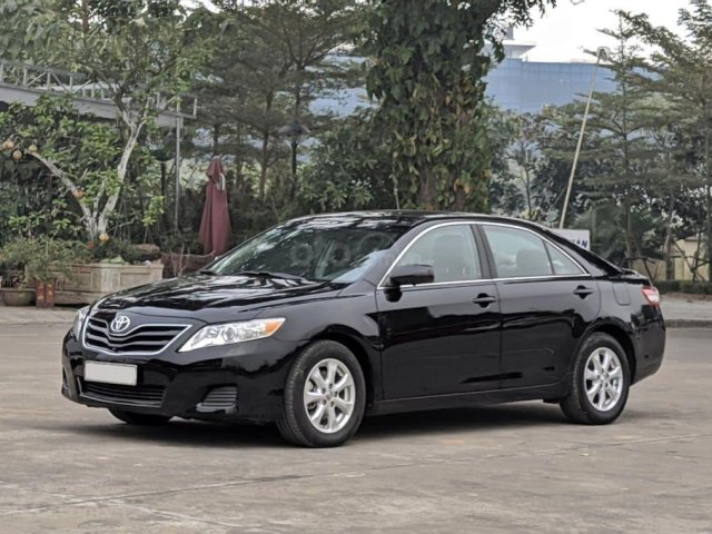 Cần bán gấp Toyota Camry đời 2011, màu đen, 10tr0