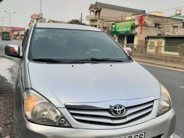 Cần bán xe Toyota Innova năm 2011, xe chính chủ giá thấp0