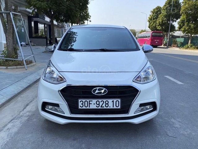Bán Hyundai Grand i10 1.2 AT sản xuất năm 2019, màu trắng