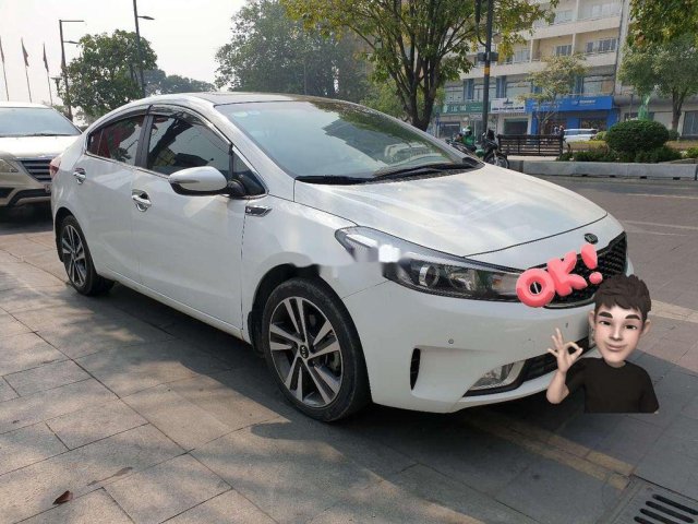 Cần bán Kia Cerato năm sản xuất 2018, xe chính chủ giá ưu đãi0