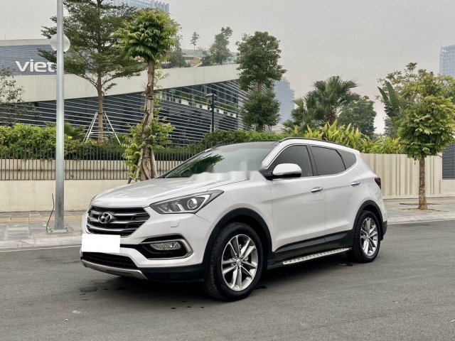 Bán xe Hyundai Santa Fe năm 2017 còn mới giá cạnh tranh