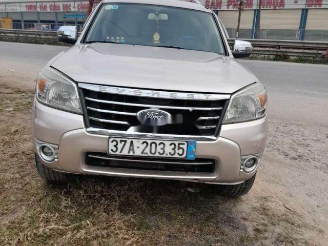 Cần bán gấp Ford Everest sản xuất 2011, nhập khẩu nguyên chiếc giá cạnh tranh0