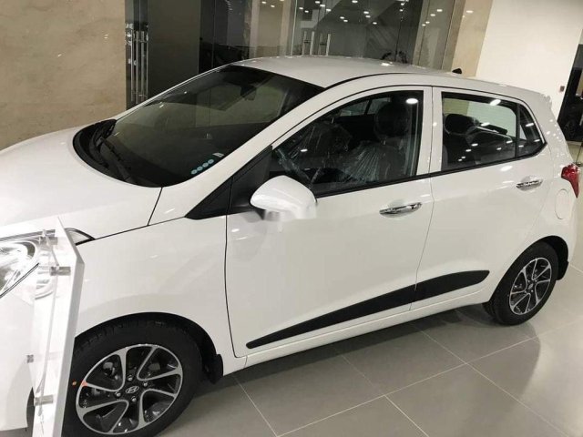 Bán xe Hyundai Grand i10 1.2AT năm 2021, giao nhanh0