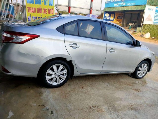 Cần bán lại xe Toyota Vios năm 2015 còn mới