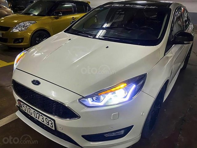 Cần bán xe Ford Focus sản xuất năm 2019, màu trắng 0