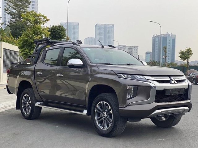 Cần bán xe Mitsubishi Triton GLS 4x4 AT đời 2018, màu nâu