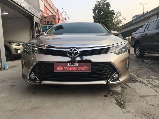 Cần bán xe Toyota Camry sản xuất 2017, xe chính chủ0