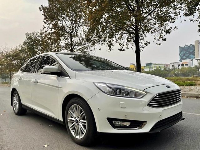 Cần bán gấp Ford Focus 2018, màu trắng 0