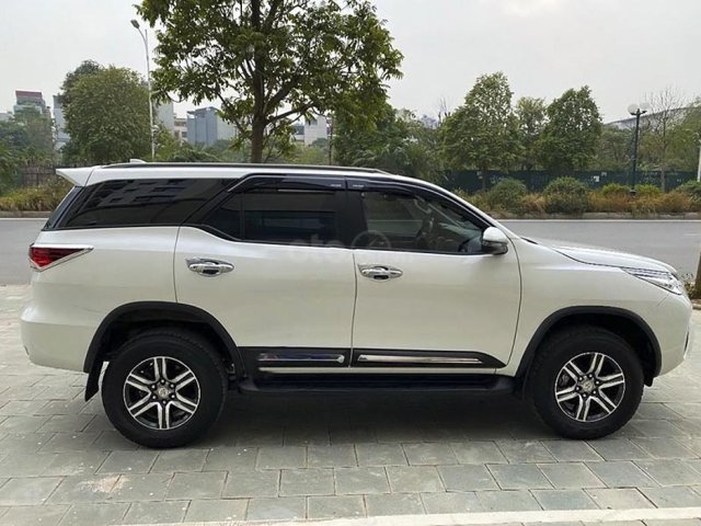 Bán Toyota Fortuner năm 2019, màu trắng, xe chính chủ