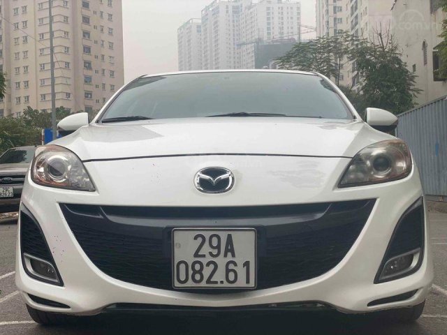 Cần bán gấp Mazda 3 1.6 AT sản xuất năm 2010, màu trắng chính chủ0