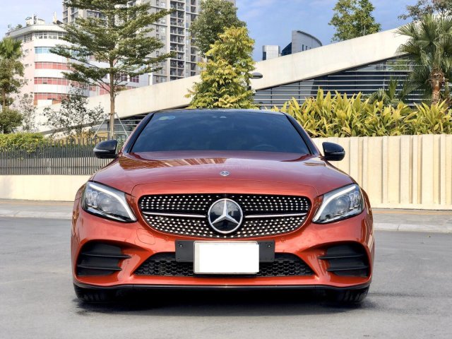 Cần bán Mercedes C300 AMG sản xuất 2020