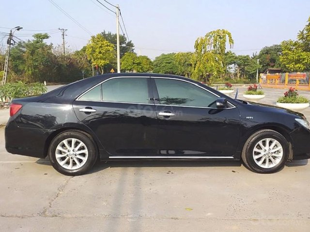 Cần bán gấp Toyota Camry 2.0E đời 2013, màu đen 