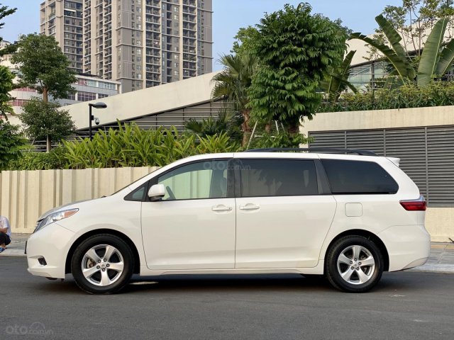 Bán xe Toyota Sienna LE 3.5 AT AWD sản xuất 2015