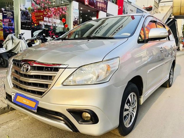 Cần bán xe Toyota Innova sản xuất 2015, màu bạc, giá chỉ 459 triệu0