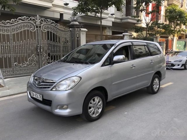 Xe Toyota Innova năm 2009, màu bạc còn mới0