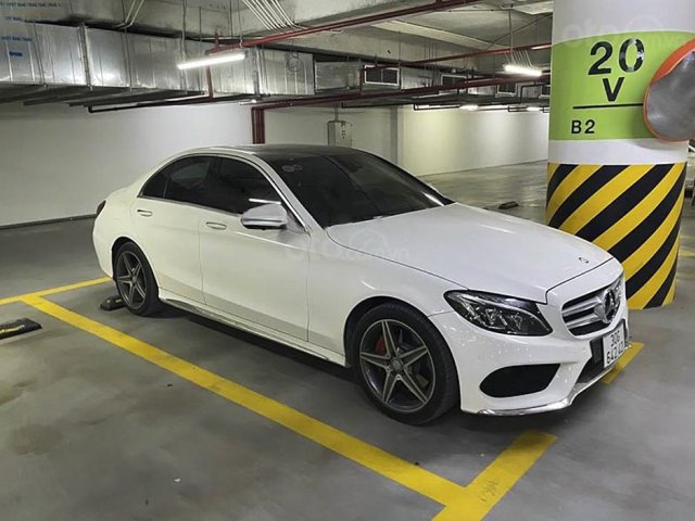 Bán xe Mercedes C class năm sản xuất 2016, màu trắng còn mới0