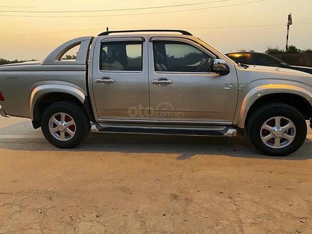 Bán xe Isuzu Dmax sản xuất năm 2009, màu bạc còn mới