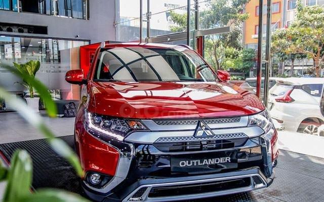 Outlander đỏ có sẵn - đủ màu - giao ngay, hỗ trợ đăng ký đăng kiểm, hỗ trợ trả góp