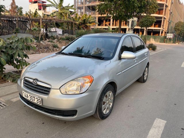 Xe Hyundai Verna sản xuất 2009, xe nhập còn mới giá cạnh tranh