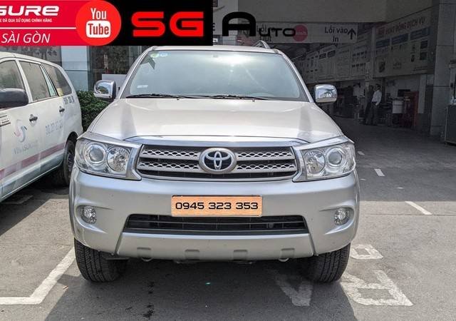 Xe Toyota Fortuner sản xuất 2011, nhập khẩu nguyên chiếc còn mới