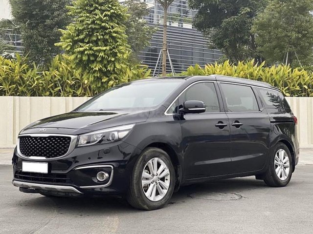 Bán Kia Sedona đời 2016, màu đen, giá 815tr