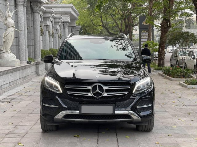 Xe chính chủ bán Mercedes GLE 400 2016 mua mới từ đầu, nhập Mỹ bảo dưỡng định kỳ, màu đen nội thất nâu da bò sang trọng0