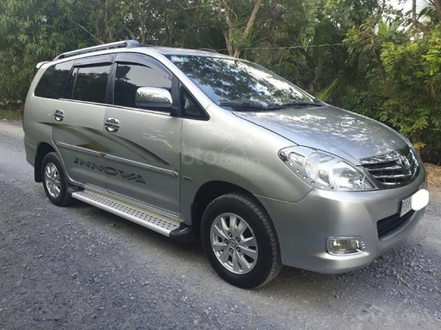 Xe Toyota Innova 2.0 G đời 2006, màu bạc 0