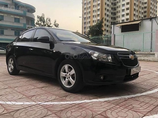 Bán Chevrolet Cruze LS 1.6 MT đời 2014, màu đen như mới, giá tốt