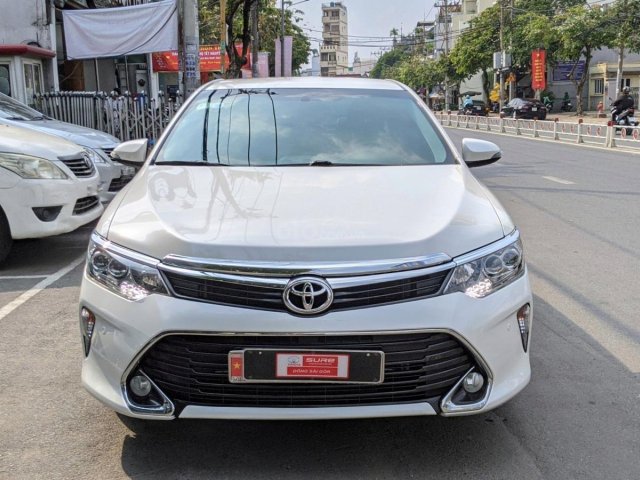 Bán nhanh chiếc Toyota Camry 2.5Q 2019 siêu lướt