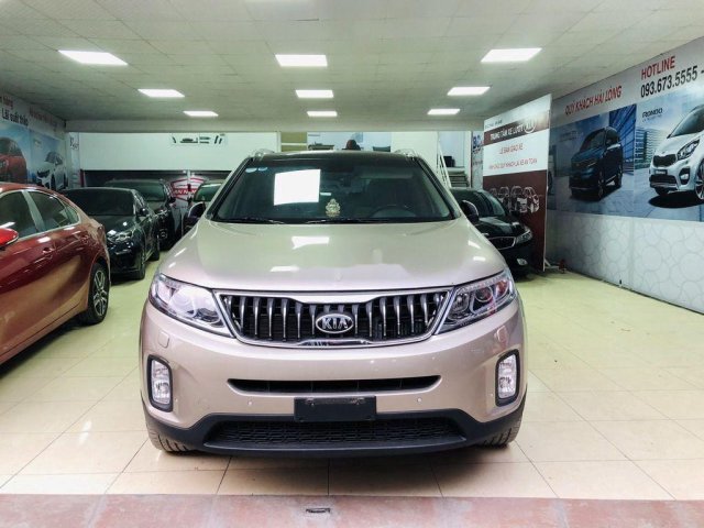 Bán Kia Sorento đời 2018, màu vàng, giá 848tr0