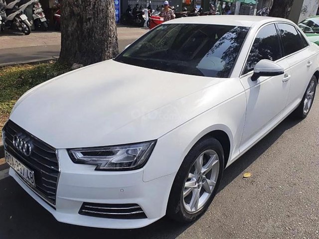 Cần bán lại xe Audi A4 2.0 AT sản xuất năm 2016, màu trắng