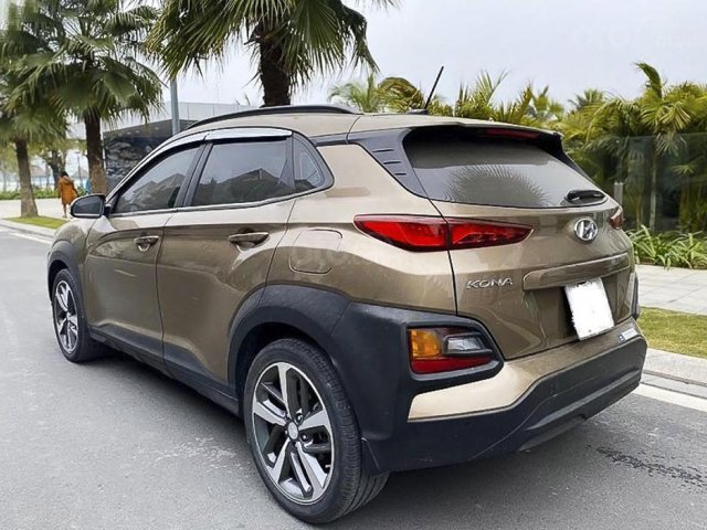 Cần bán gấp Hyundai Kona 2018, màu nâu0