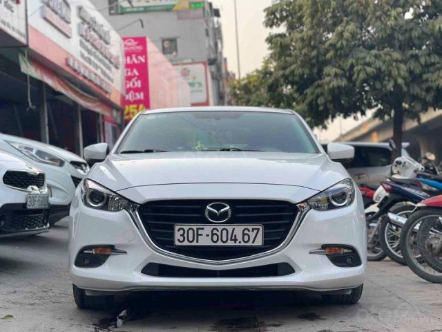 Cần bán ô tô Mazda 3 Facelift 2018, màu trắng, giá tốt0