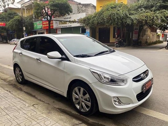 Cần bán xe Hyundai Accent sản xuất năm 2016, màu trắng0