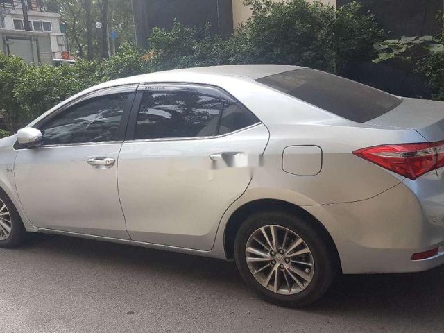 Cần bán gấp Toyota Corolla Altis sản xuất năm 2015 xe gia đình, giá chỉ 575 triệu