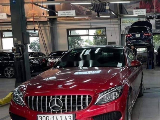 Cần bán Mercedes C300 AMG sản xuất 2017, nhập khẩu nguyên chiếc