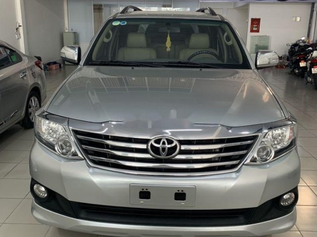 Xe Toyota Fortuner năm 2012, giá thấp, động cơ ổn định 