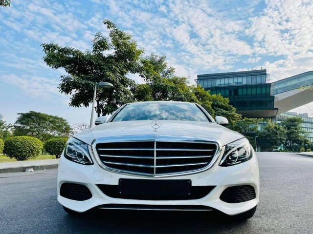 Bán xe Mercedes C250 Exclusive đời 2017, màu trắng, xe mới giá đẹp0