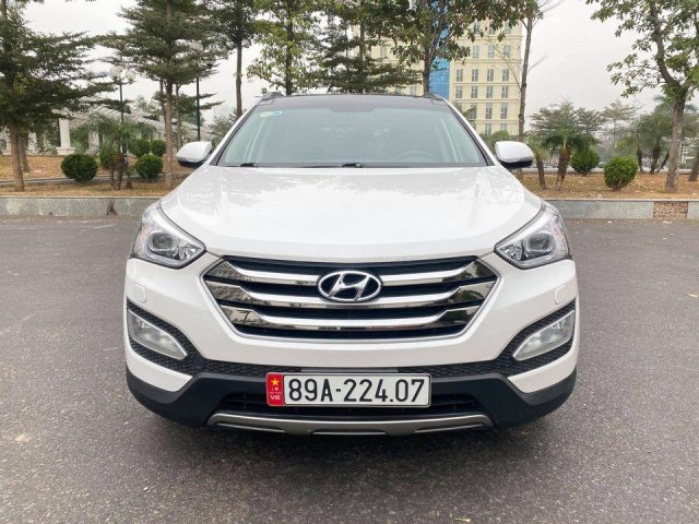 Cần bán lại xe Hyundai Santa Fe năm 2015, màu trắng chính chủ giá cạnh tranh