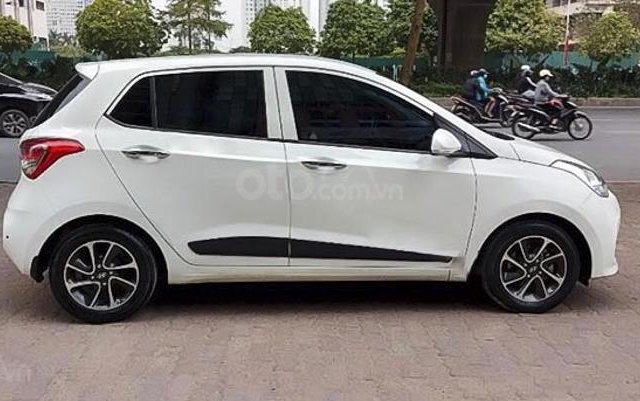 Bán ô tô Hyundai Grand i10 năm 2017, màu trắng0