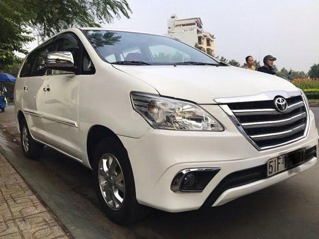 Bán xe Toyota Innova 2.0E năm sản xuất 2015, màu trắng 