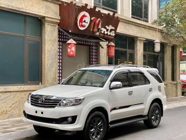 Cần bán gấp ô tô Toyota Fortuner TRD Sportivo năm 2016, màu trắng, giá tốt