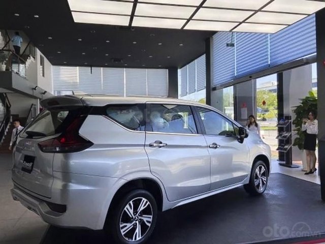 Bán ô tô Mitsubishi Xpander 1.5 AT đời 2020, màu bạc, xe nhập0