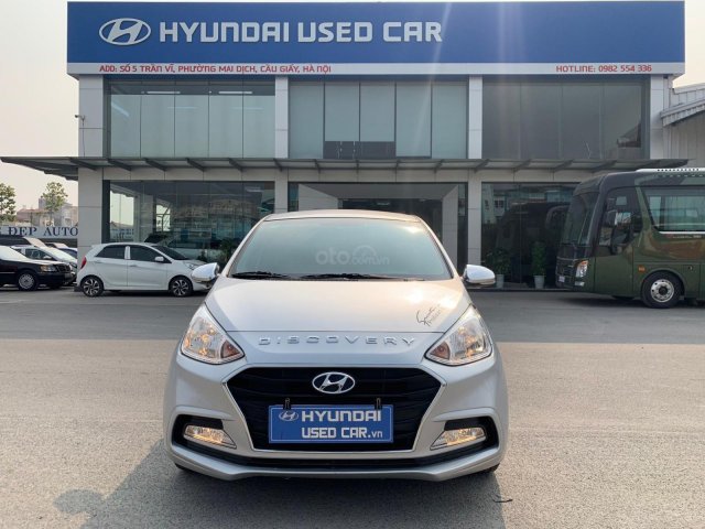 Cần bán gấp Hyundai Grand i10 sản xuất năm 2019, màu bạc0