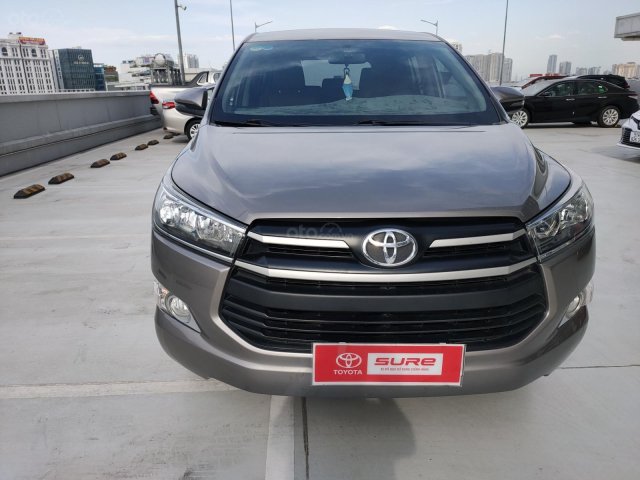 Cần bán xe Toyota Innova 2.0G AT 2018 gia đình HCM đi 42.000km - Xe cũ chính hãng Toyota Sure